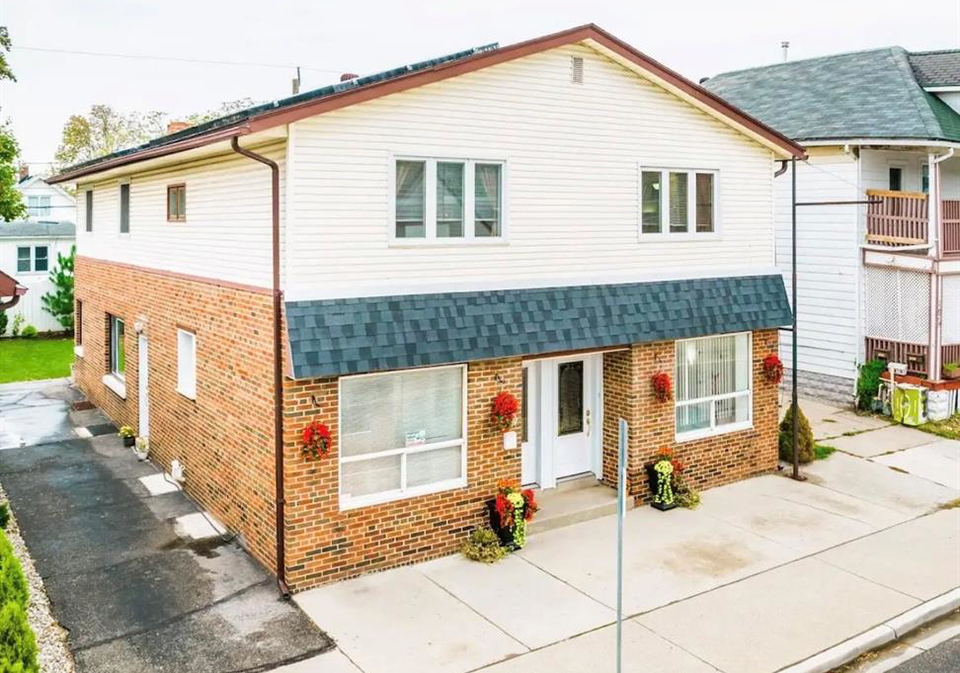 1637-drouillard-windsor-ontario-26021731