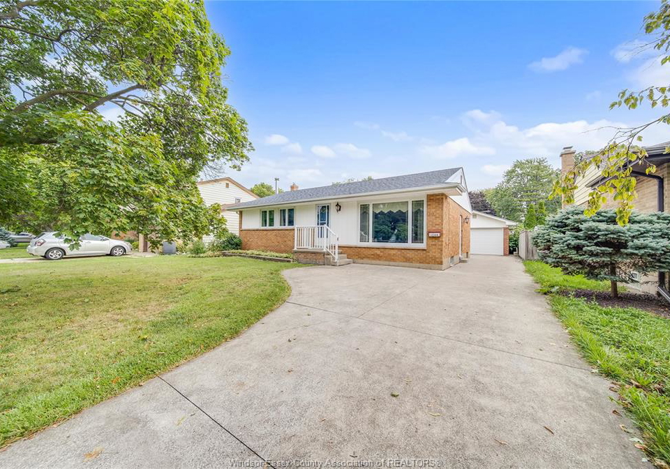 1044-marjorie-drive-windsor-ontario-26021736
