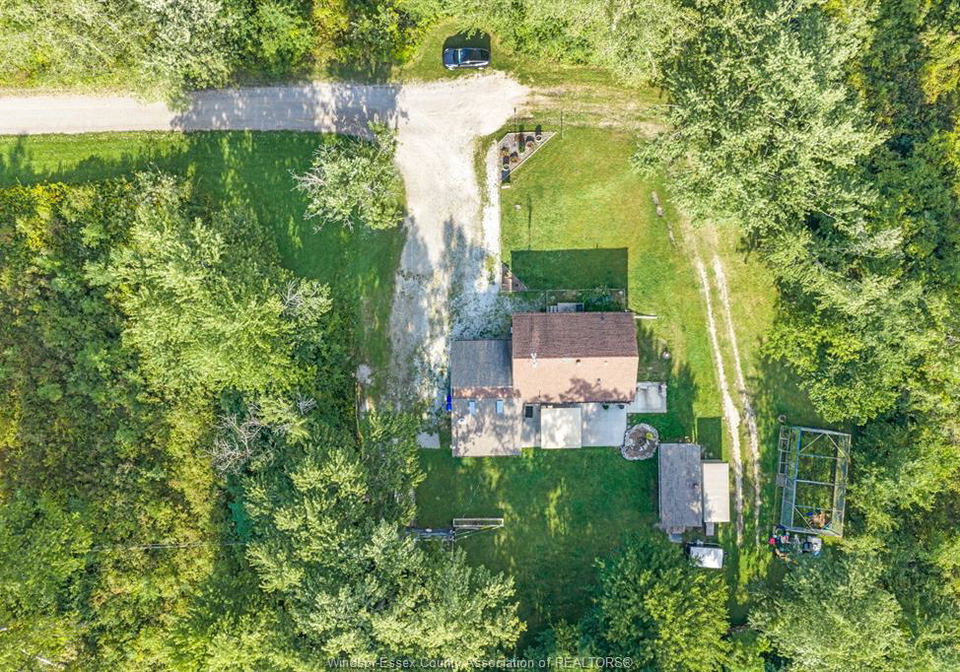 2125-betts-windsor-ontario-26021738