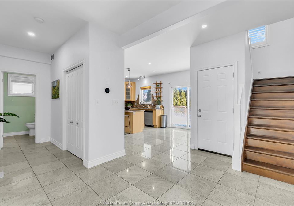 3852-concord-court-windsor-ontario-26021759