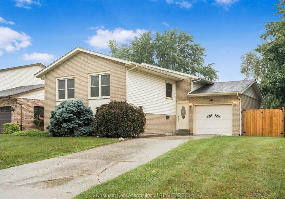 15-monarch-drive-chatham-ontario-26021764