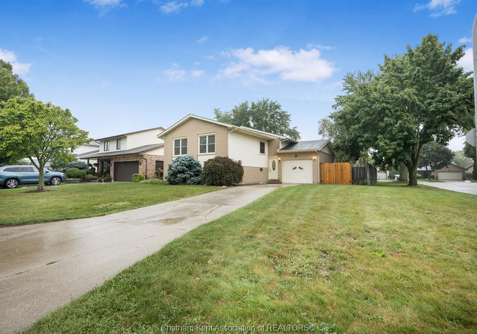 15-monarch-drive-chatham-ontario-26021764