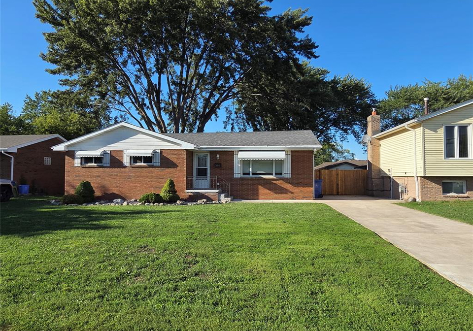 399-st-peter-street-lakeshore-ontario-26021796