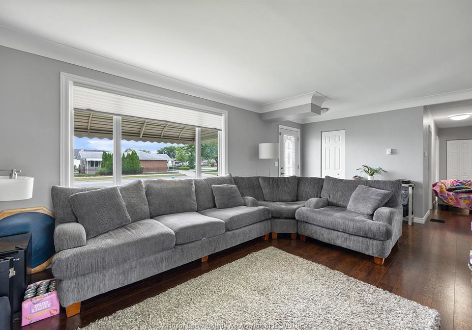 399-st-peter-street-lakeshore-ontario-26021796