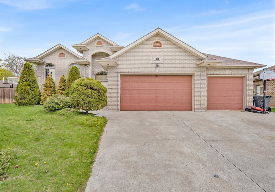 43-sandy-lake-drive-leamington-ontario-26021804