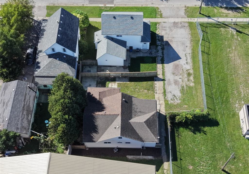 460462-queen-street-wallaceburg-ontario-26021806