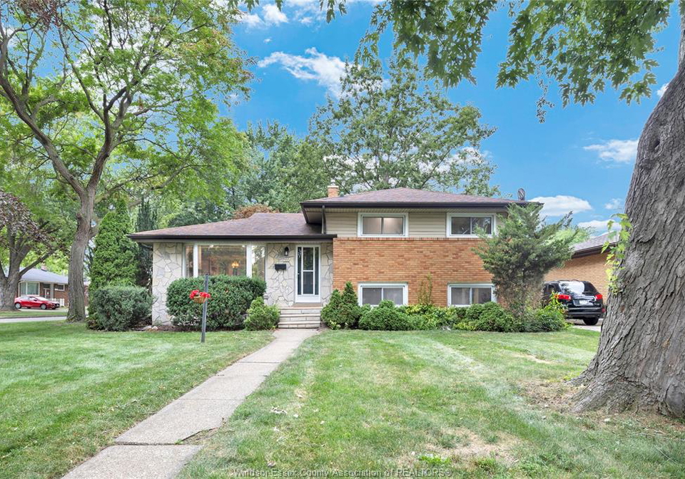 465-greendale-drive-windsor-ontario-26021814