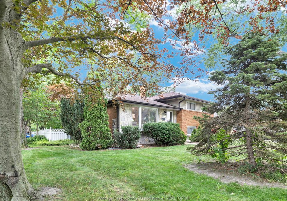 465-greendale-drive-windsor-ontario-26021814
