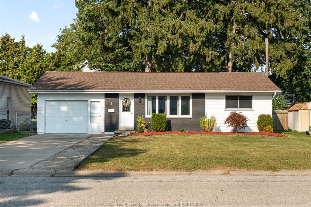 1-longfield-lane-leamington-ontario-26021816