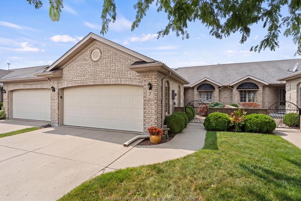 7-cherokee-lane-leamington-ontario-26021828