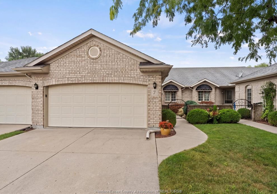 7-cherokee-lane-leamington-ontario-26021828