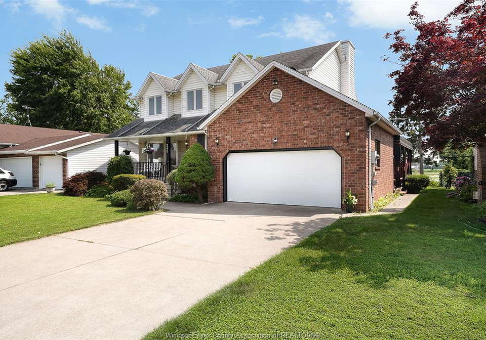 240-gary-avenue-lasalle-ontario-26021830