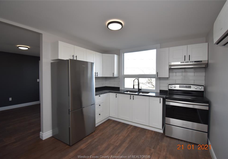 2867-turner-road-windsor-ontario-26021832