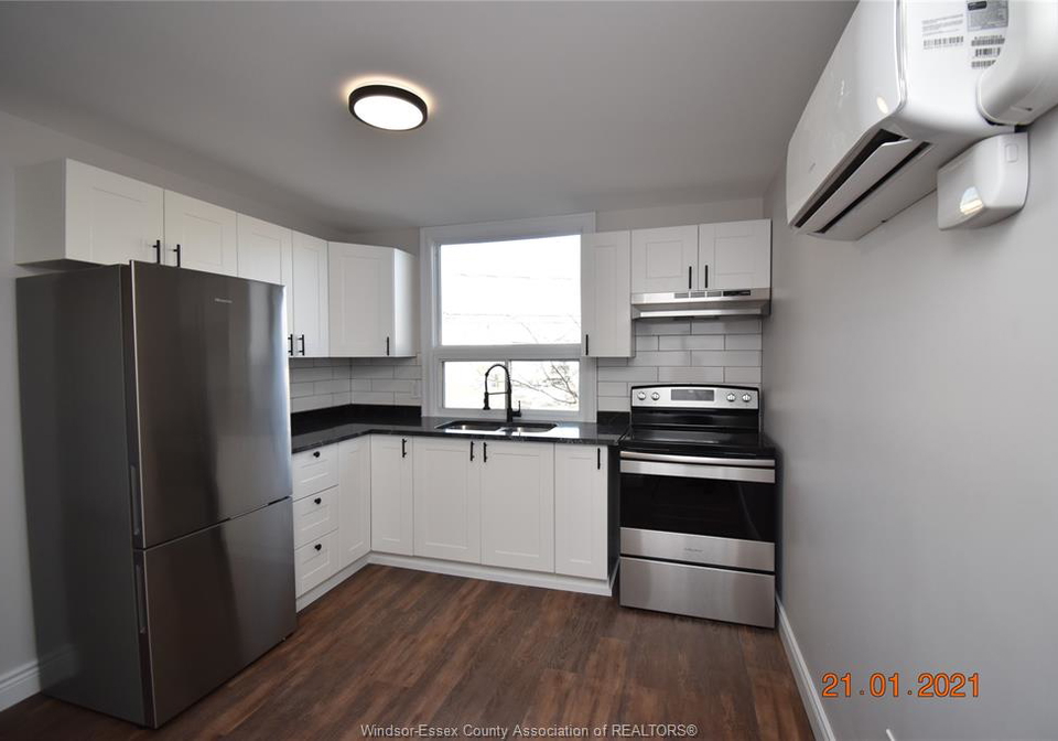 2867-turner-road-windsor-ontario-26021832