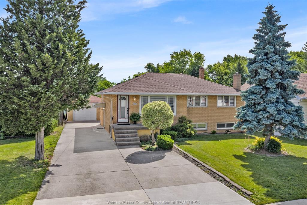 2528-jos-st-louis-windsor-ontario-26021870
