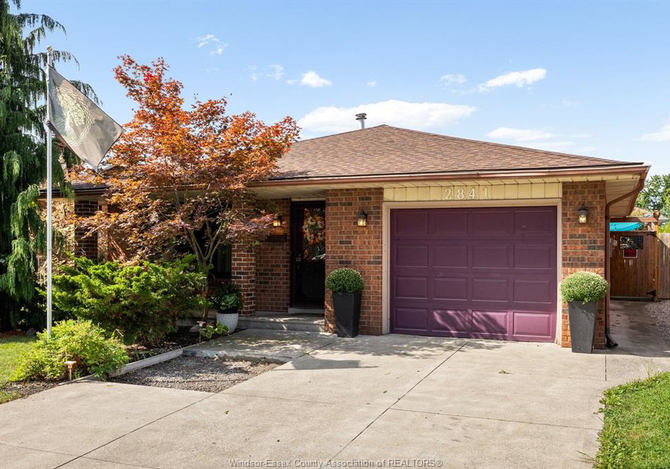 2841-garvey-crescent-windsor-ontario-26021871