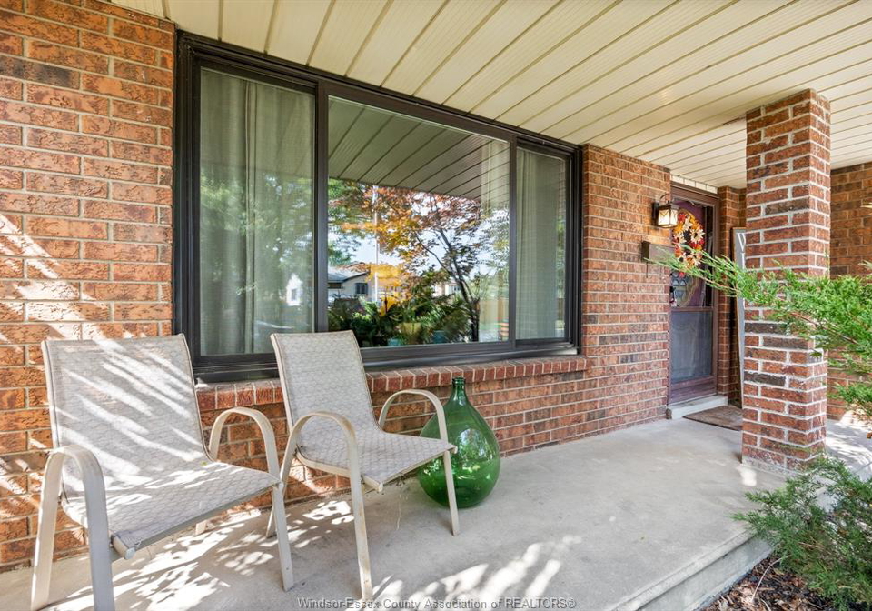 2841-garvey-crescent-windsor-ontario-26021871