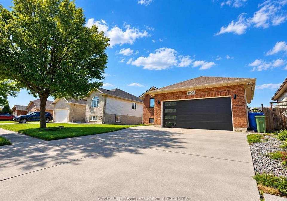 1035-treverton-crescent-windsor-ontario-26021880