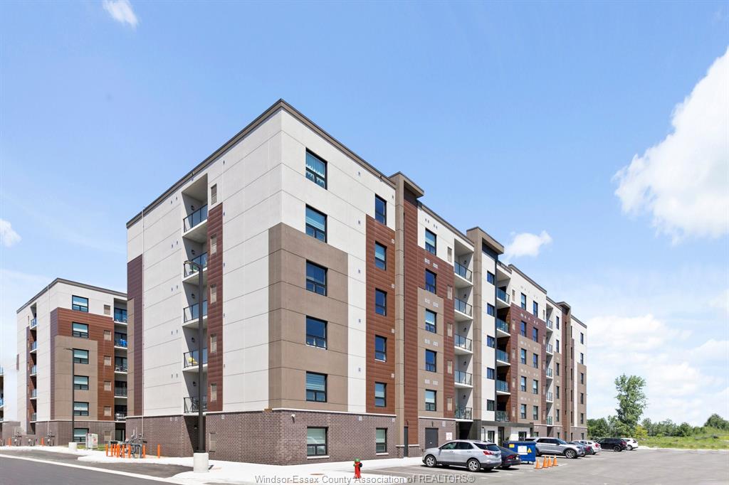 728-brownstone-lakeshore-ontario-26021889