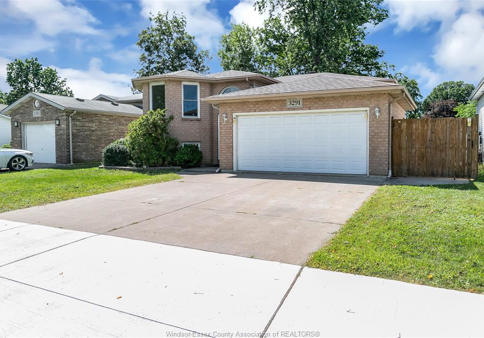3291-conservation-drive-windsor-ontario-26021904