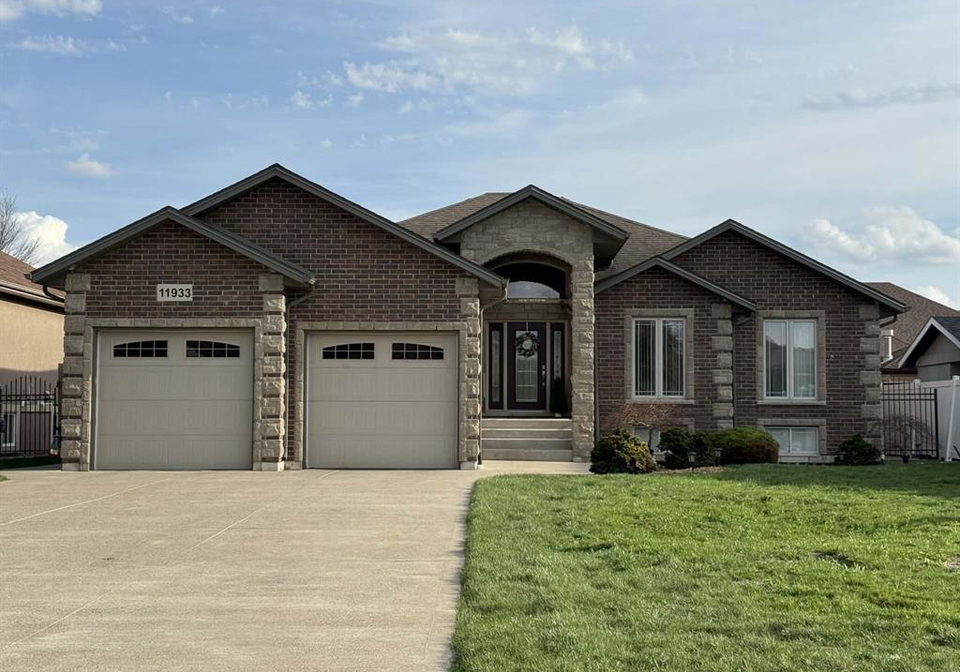11933-maisonneuve-street-tecumseh-ontario-26021913