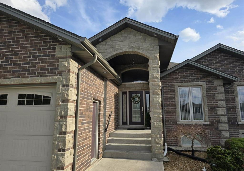 11933-maisonneuve-street-tecumseh-ontario-26021913