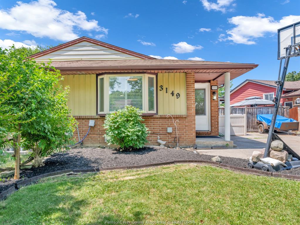 3149-elmwood-crescent-windsor-ontario-26021921
