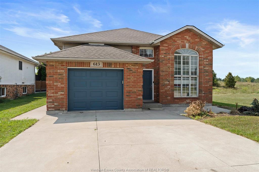 613-havens-drive-windsor-ontario-26021924
