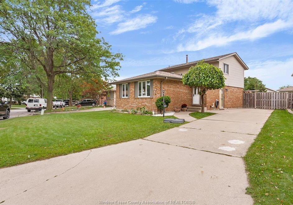 9597-avery-lane-windsor-ontario-26021961