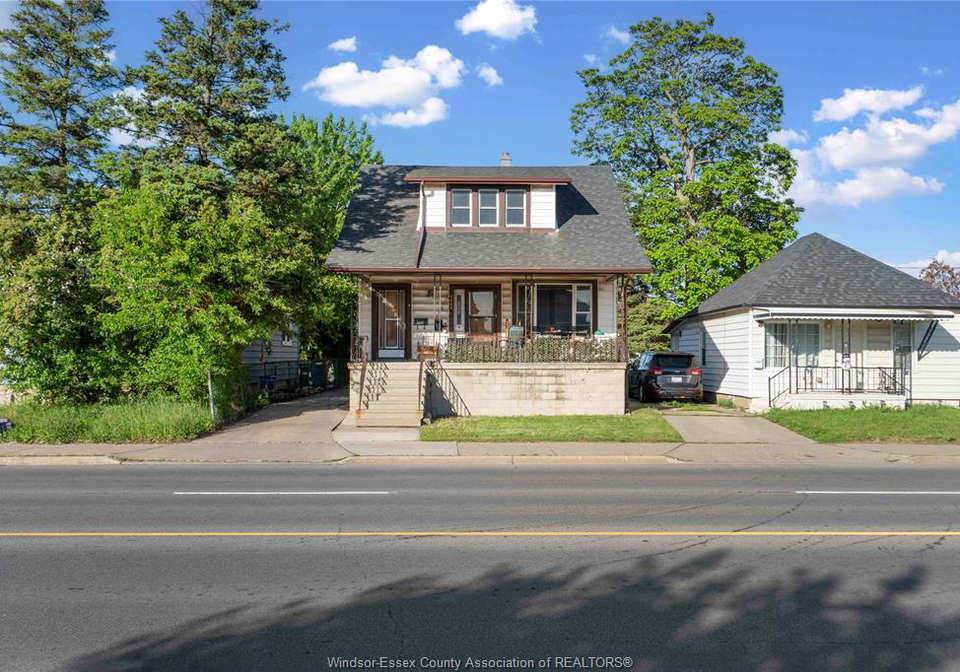 2404-howard-avenue-windsor-ontario-26021962