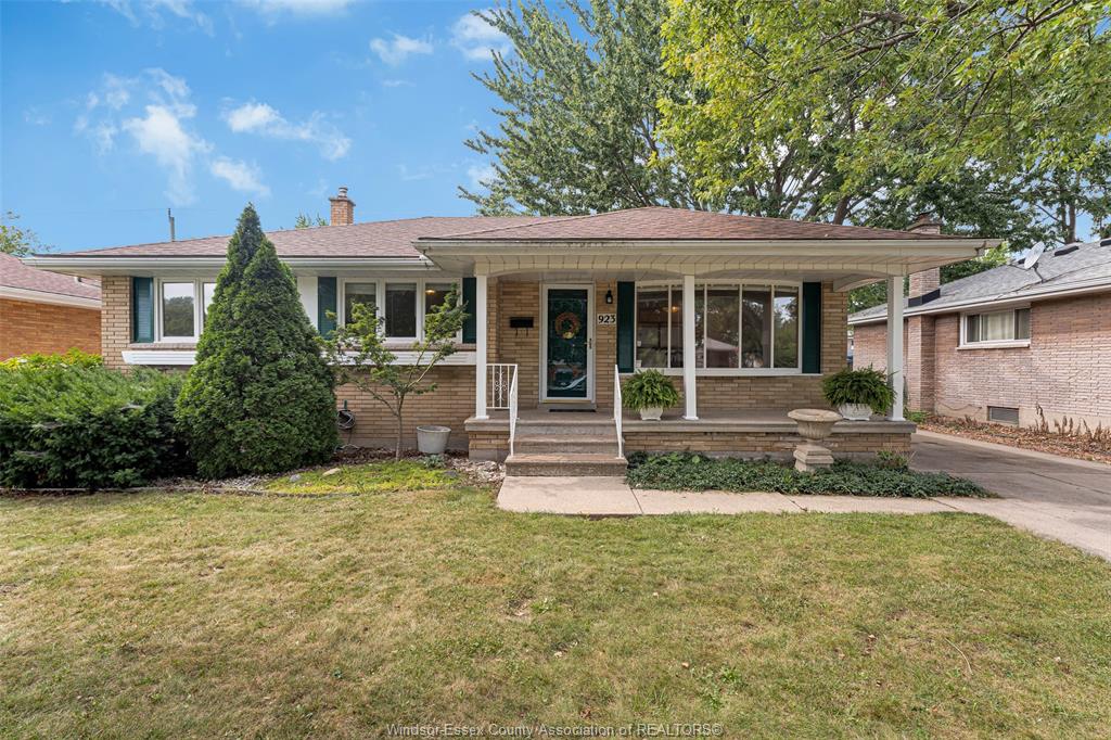 923-greendale-drive-windsor-ontario-26022004