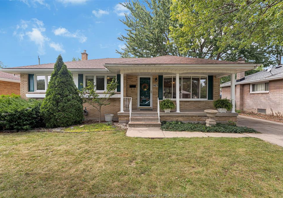 923-greendale-drive-windsor-ontario-26022004