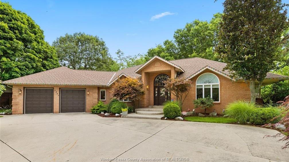 3047-rowley-park-drive-kingsville-ontario-26022014