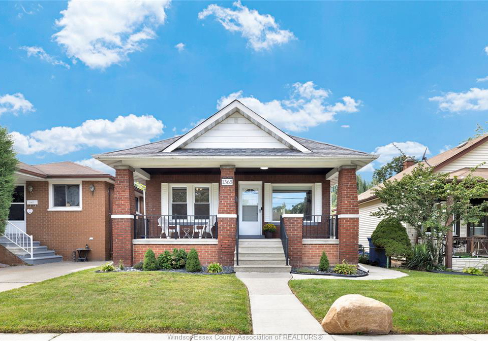 1365-george-windsor-ontario-26022034