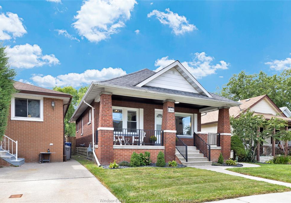 1365-george-windsor-ontario-26022034