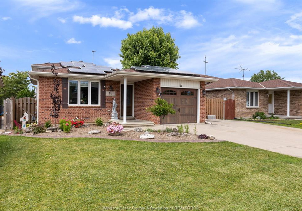 18-azar-drive-tilbury-ontario-26022046