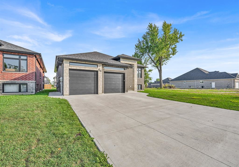 54-redwood-cottam-ontario-26022049