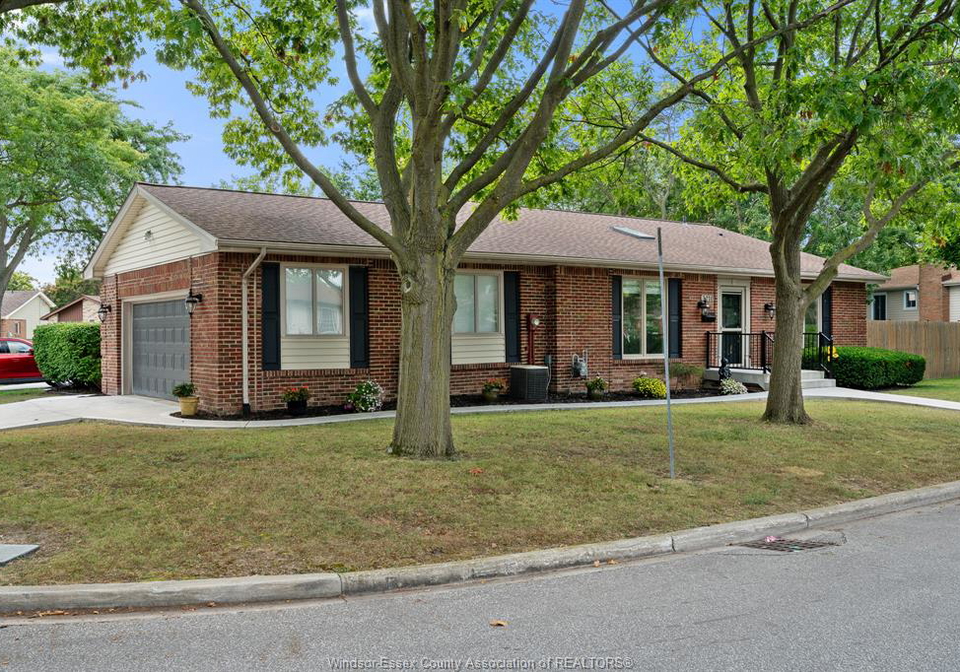 3210-halpin-road-windsor-ontario-26022071