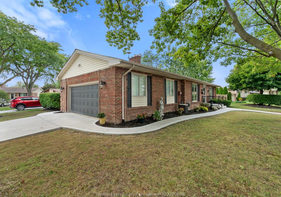 3210-halpin-road-windsor-ontario-26022071