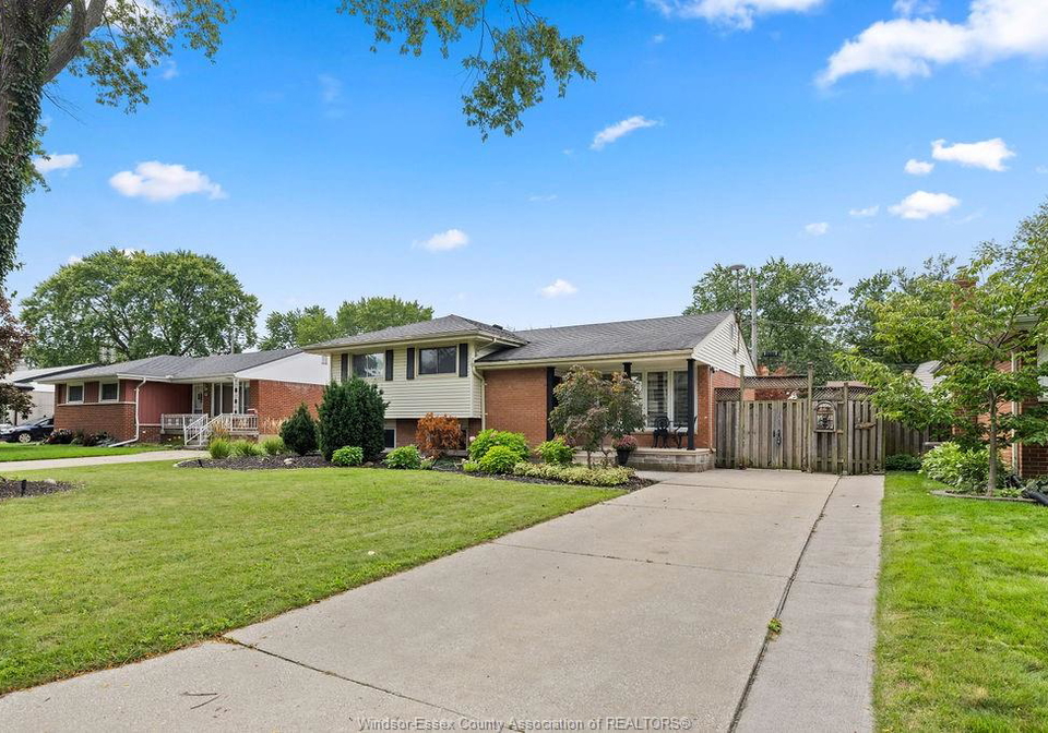 1023-marjorie-drive-windsor-ontario-26022075