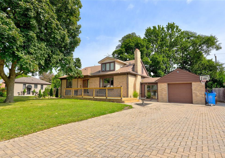 2574-buckingham-windsor-ontario-26022078