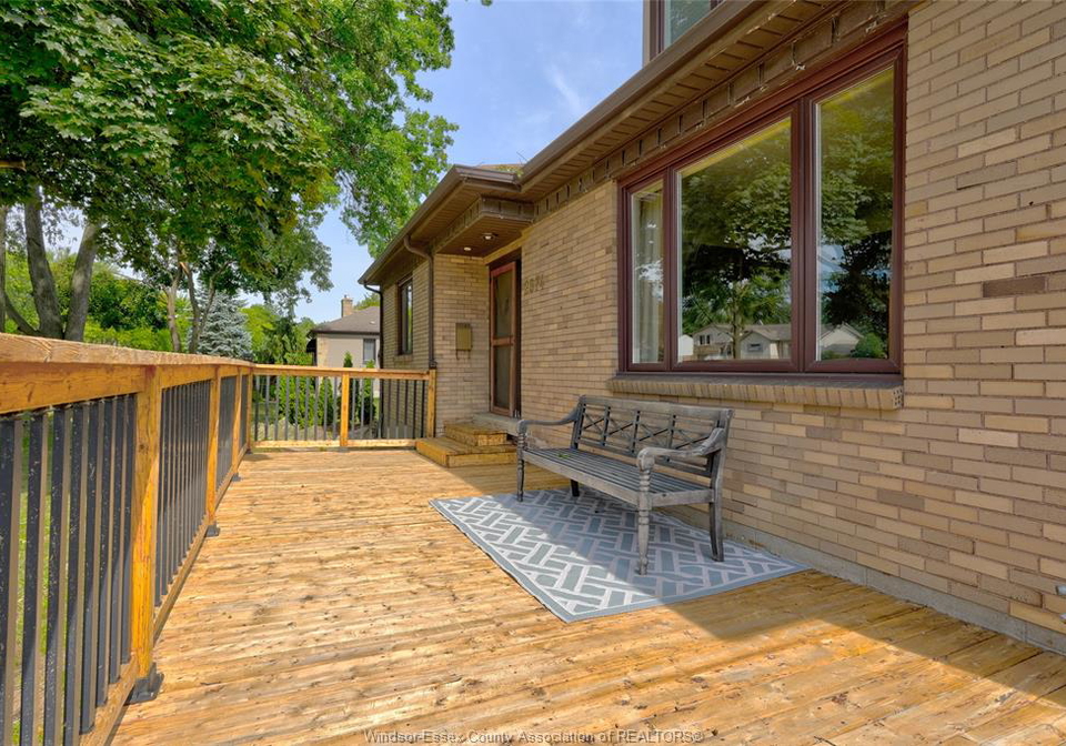2574-buckingham-windsor-ontario-26022078
