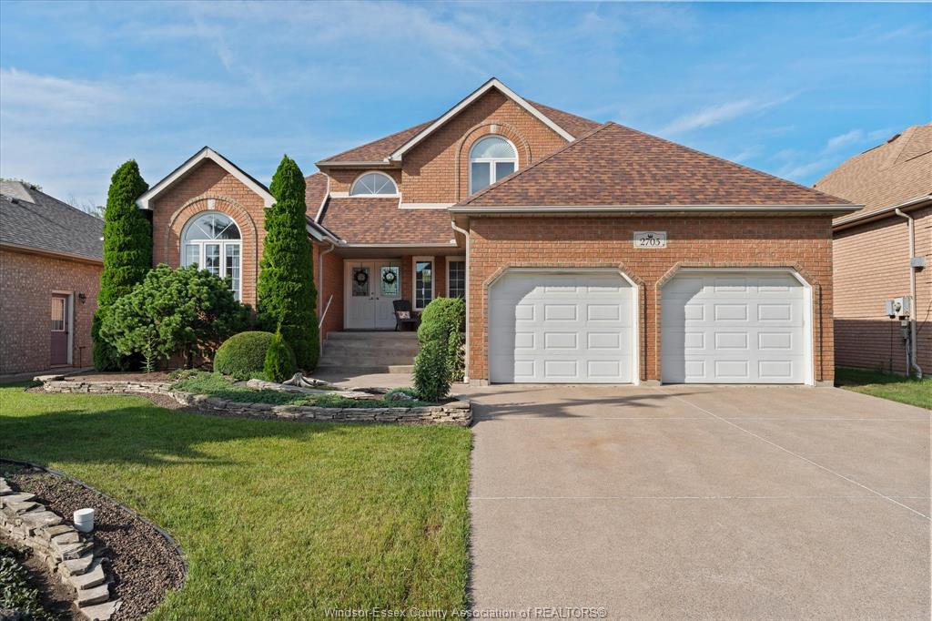 2705-lombardy-crescent-lasalle-ontario-26022087