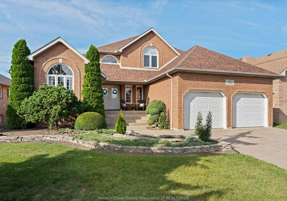 2705-lombardy-crescent-lasalle-ontario-26022087