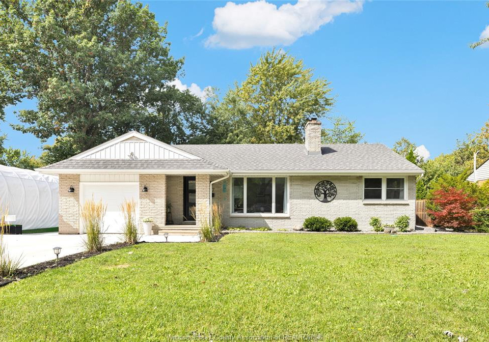 227-st-marks-tecumseh-ontario-26022100