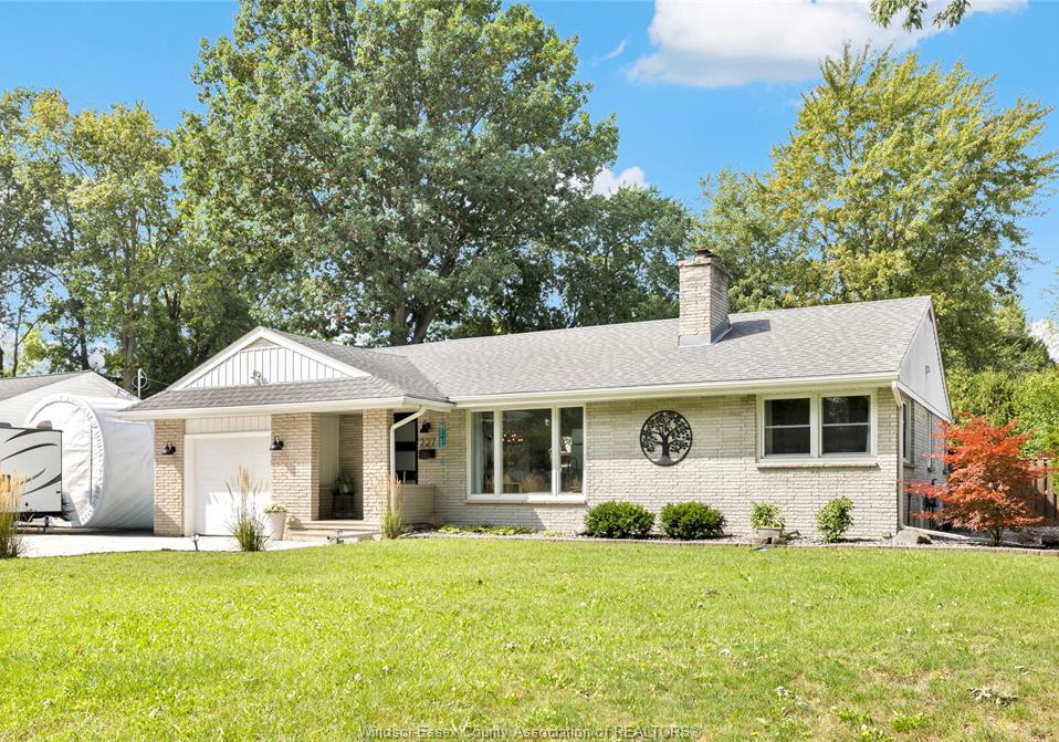 227-st-marks-tecumseh-ontario-26022100