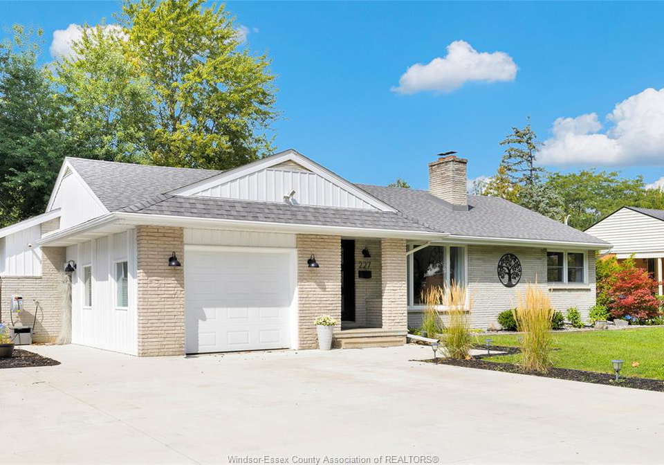 227-st-marks-tecumseh-ontario-26022100