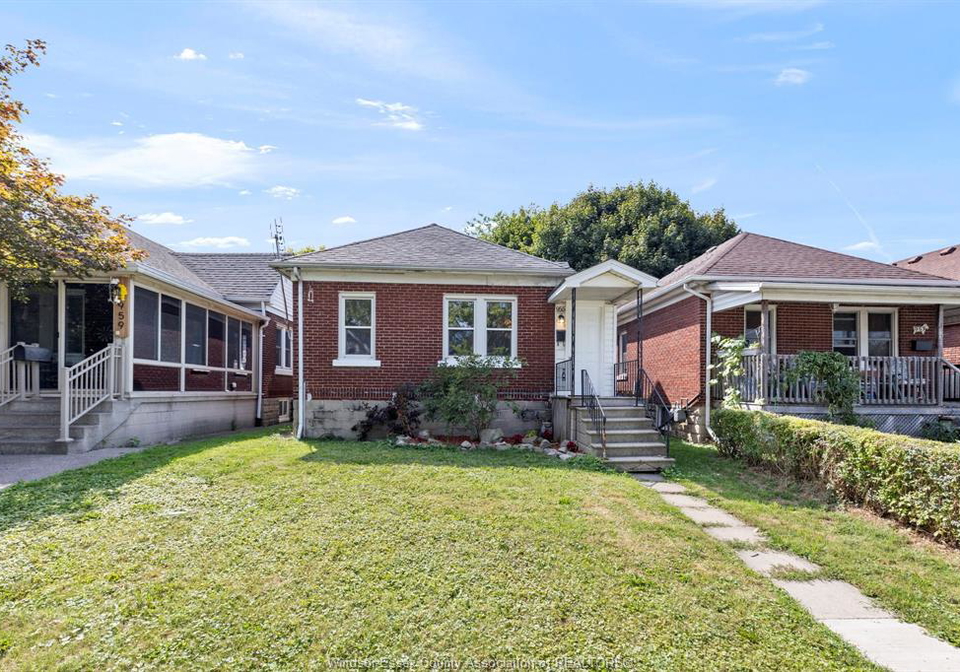 955-mcewan-windsor-ontario-26022108