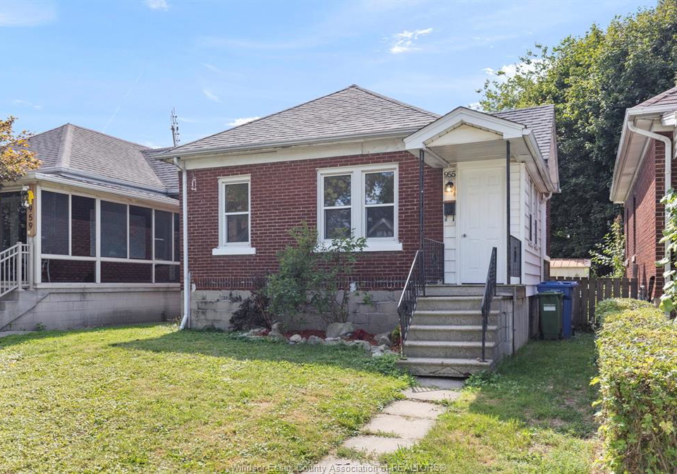 955-mcewan-windsor-ontario-26022108
