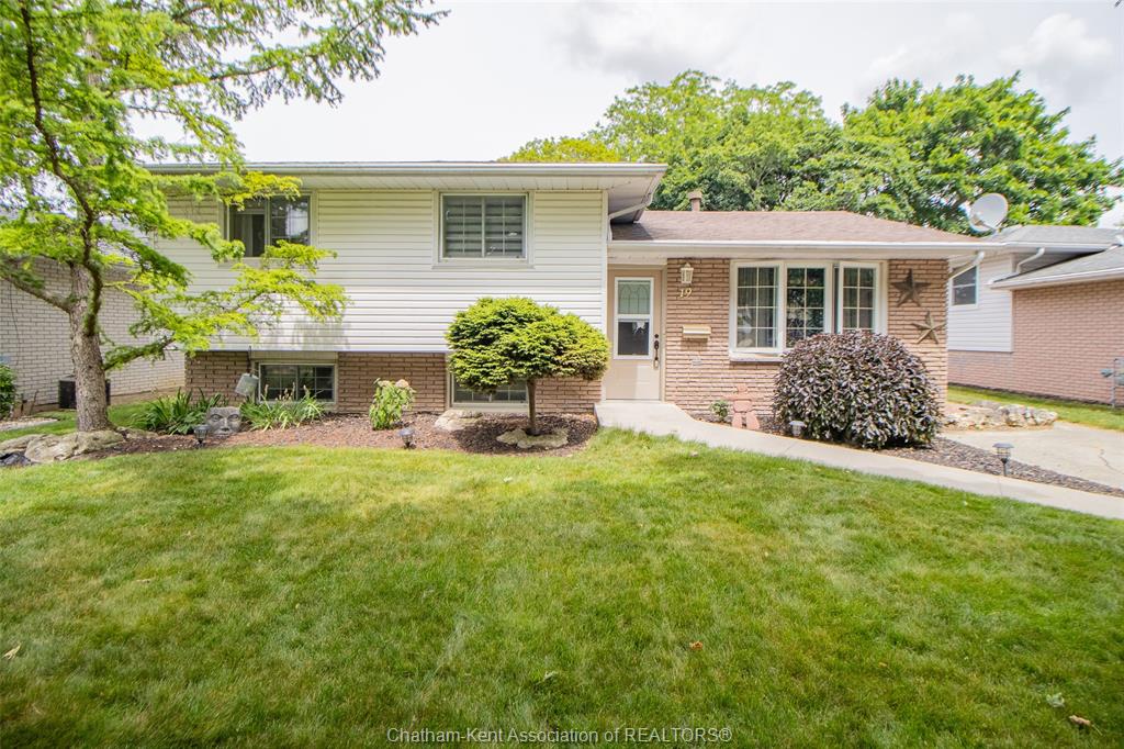 19-kirkcaldy-place-chatham-ontario-26022122